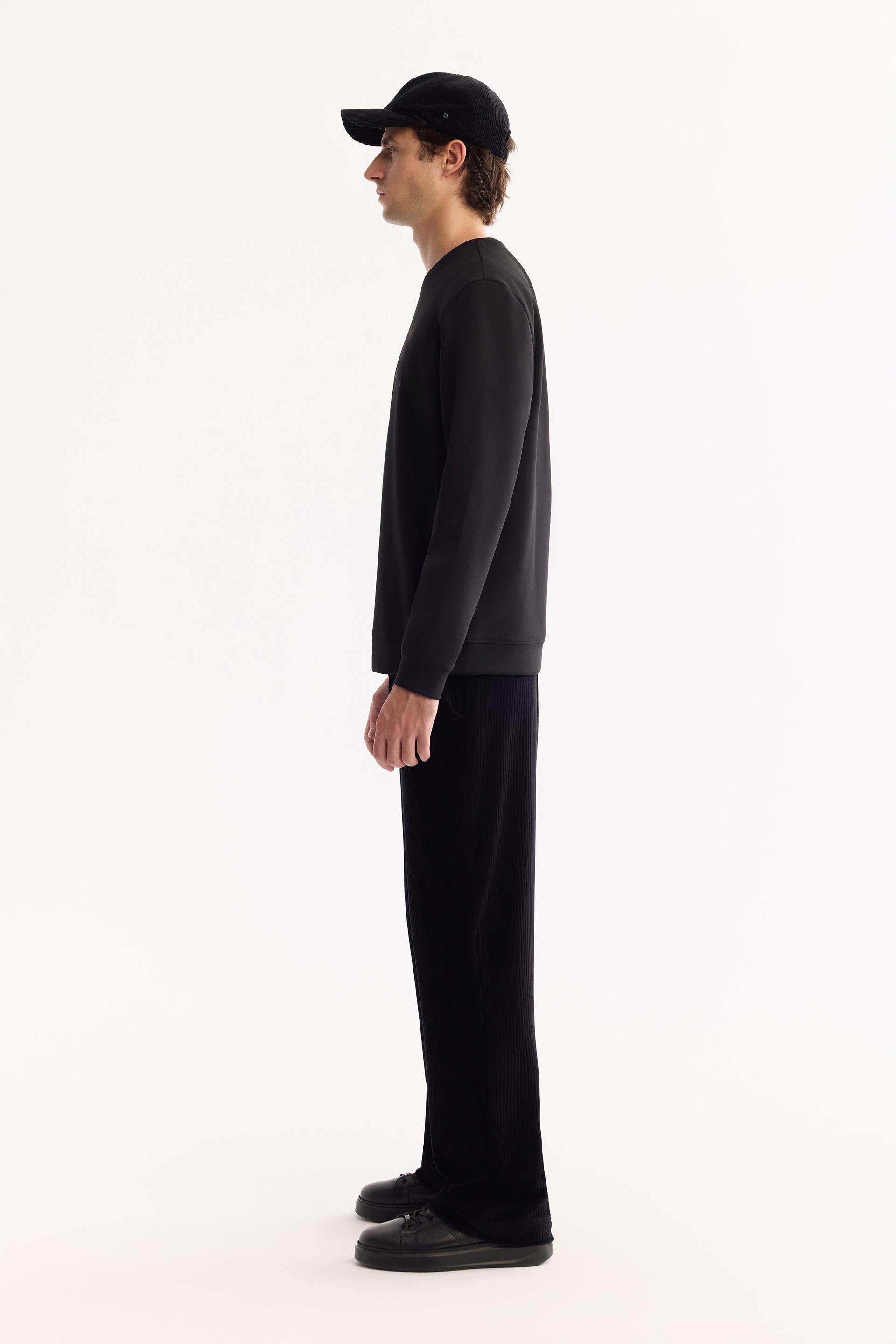 AVVA Siyah Bisiklet Yaka Kolay Ütülenen Bi-Stretch Baskılı Sweatshirt görsel 3