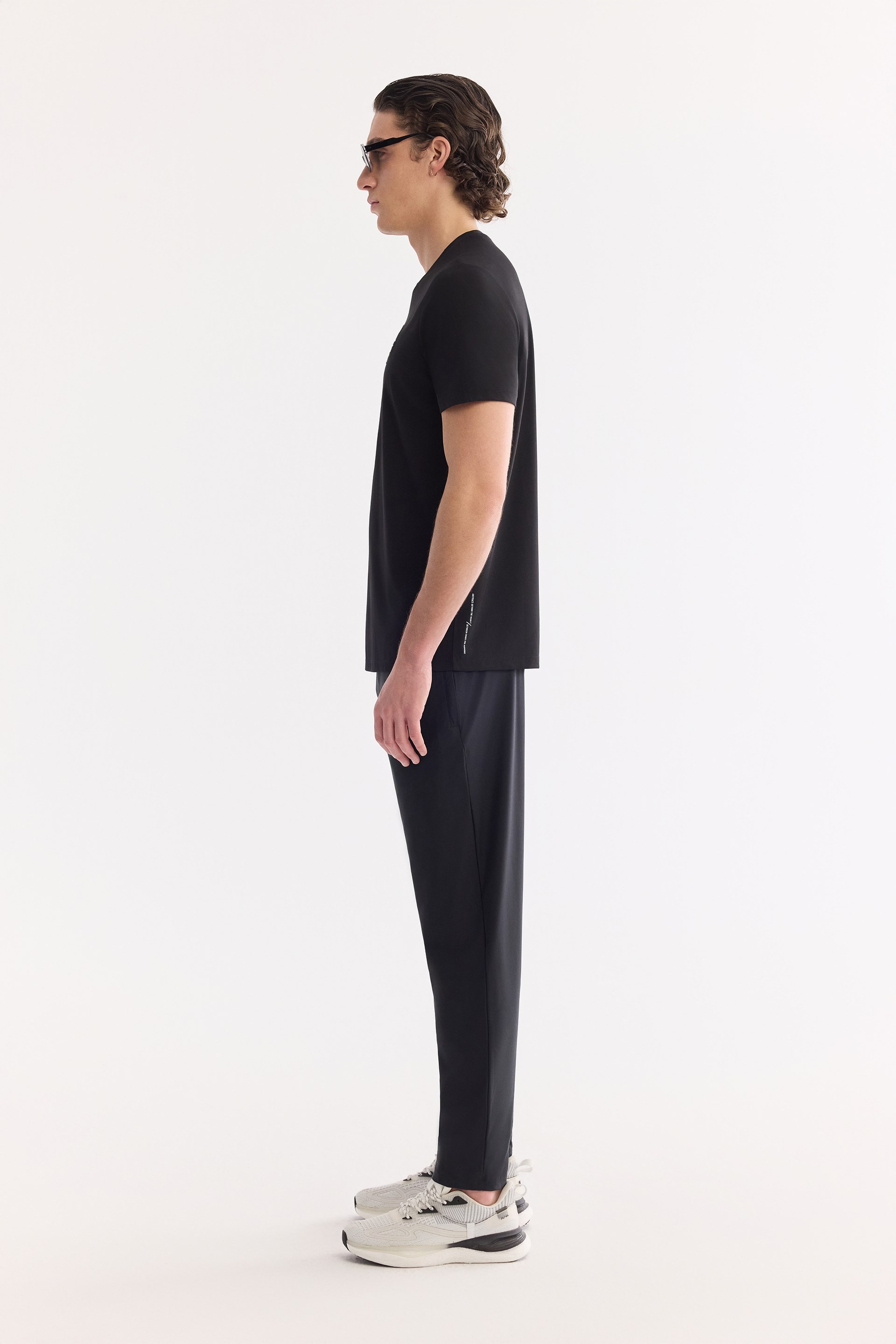 AVVA Siyah Bisiklet Yaka Nefes Alan Soft Touch Baskılı T-Shirt görsel 4