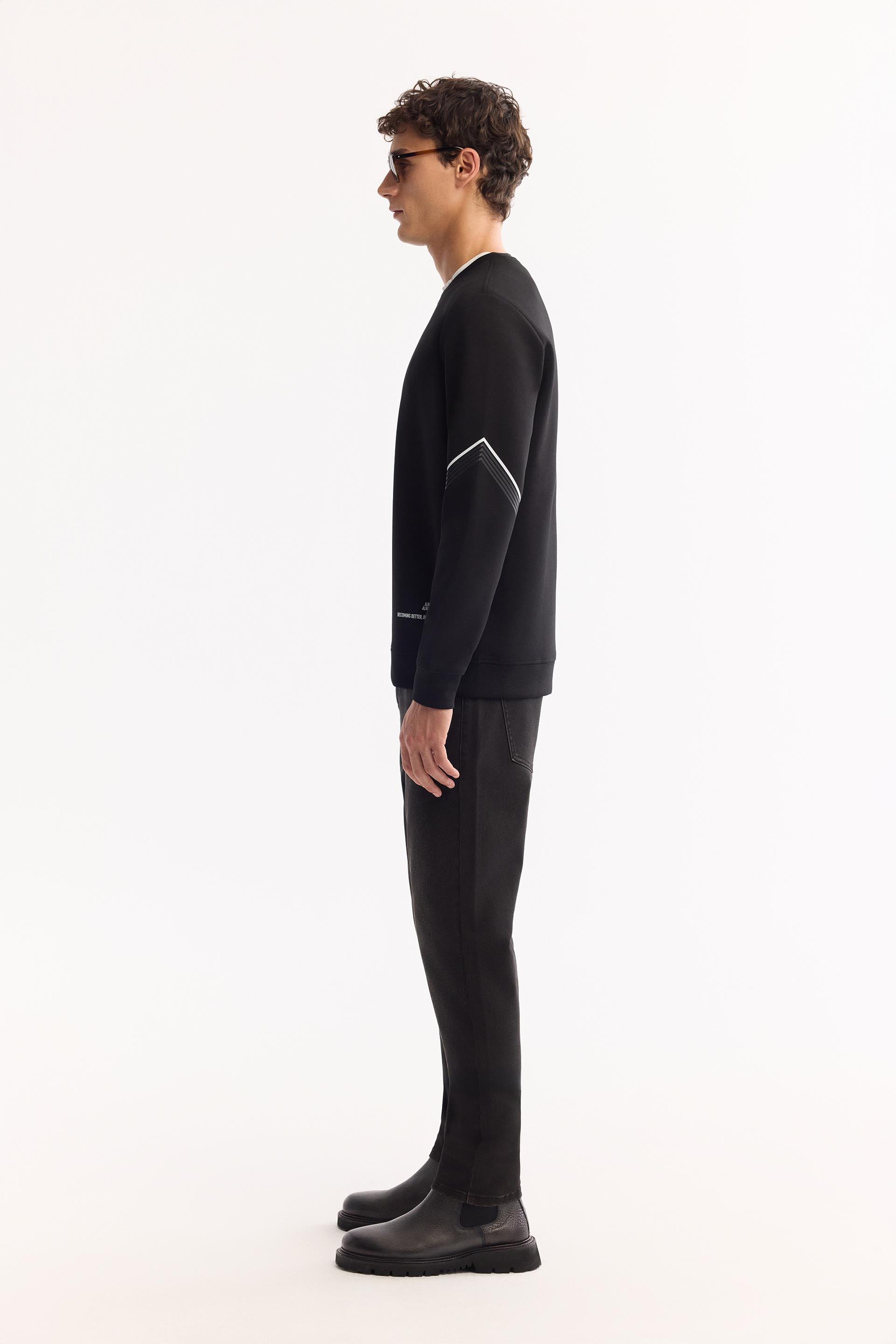 AVVA Siyah Bisiklet Yaka Kolay Ütülenen Bi-Stretch Baskılı Sweatshirt görsel 3