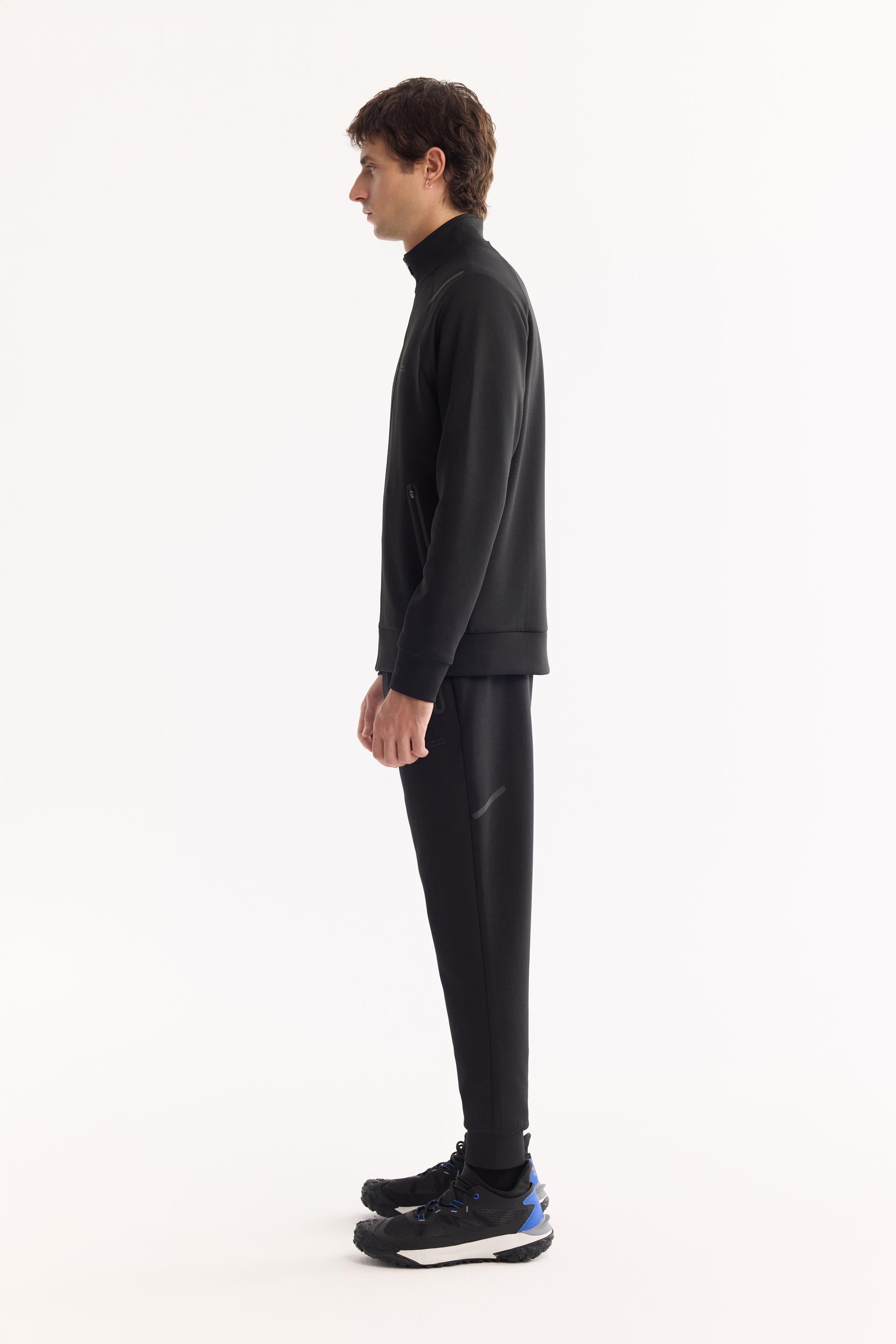 AVVA Siyah Dik Yaka Fermuarlı Bi-Stretch Teknik Kumaş Sweatshirt görsel 3