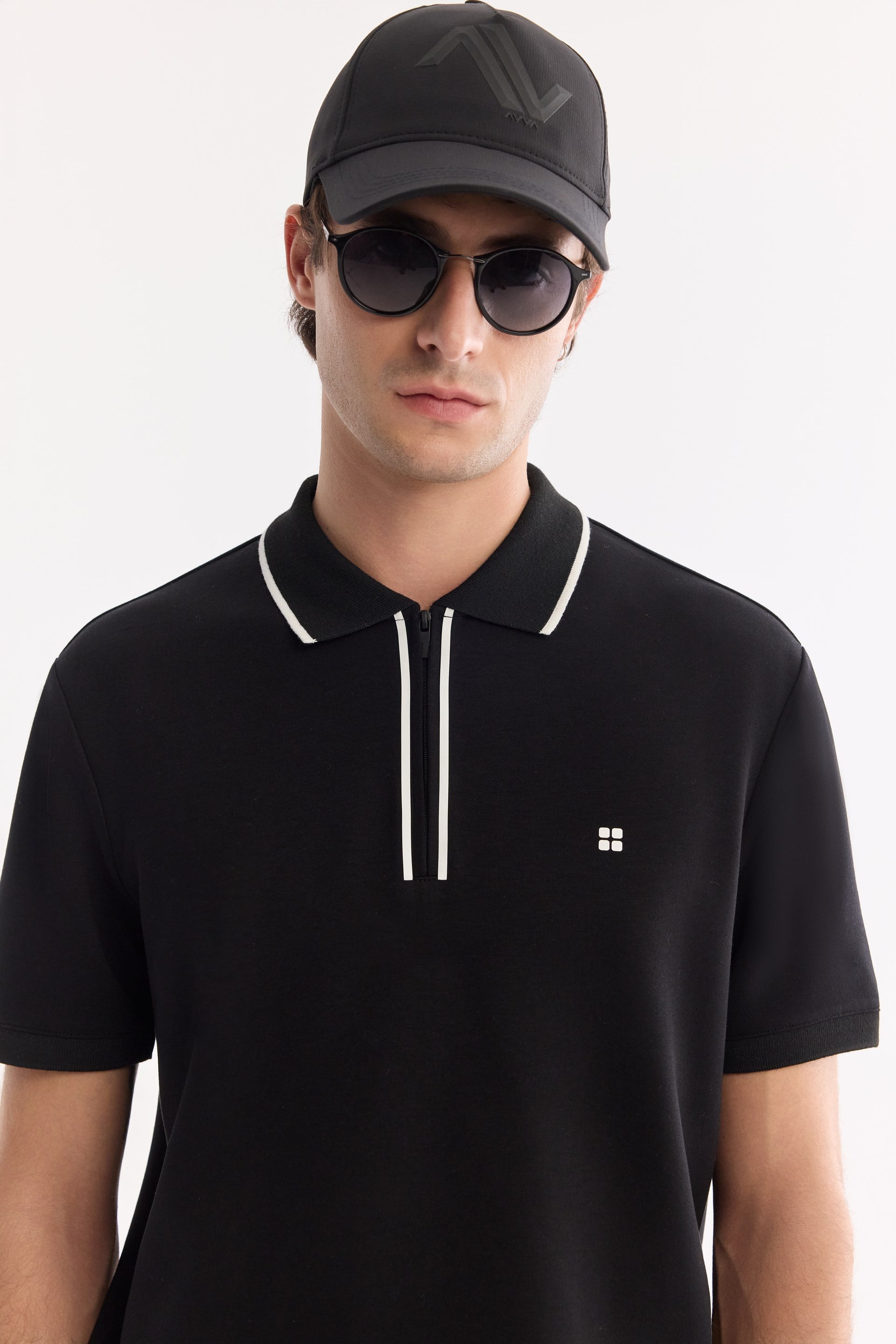 AVVA Siyah Kıvrılmaz Polo Yaka Fermuarlı Bi-Stretch İnterlok T-Shirt görsel 2