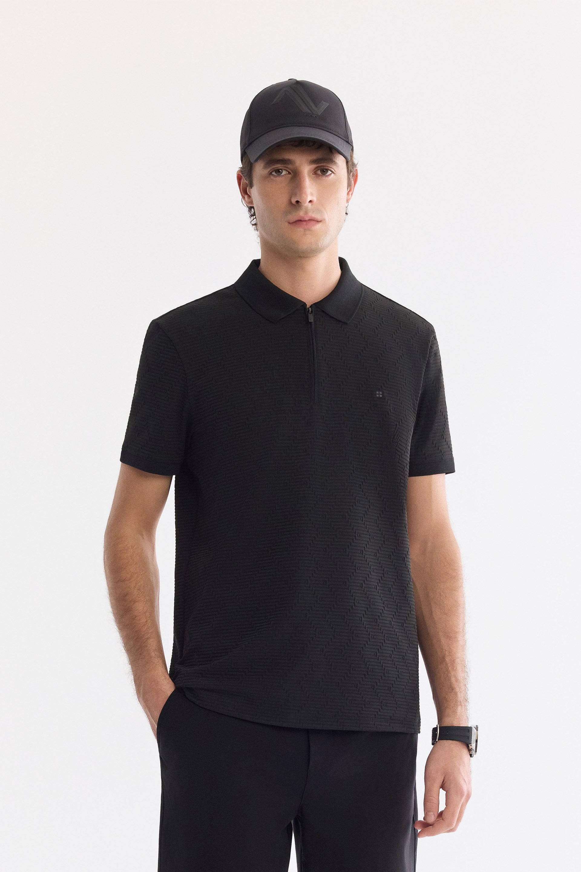 AVVA Siyah Kıvrılmaz Polo Yaka Fermuarlı T-Shirt