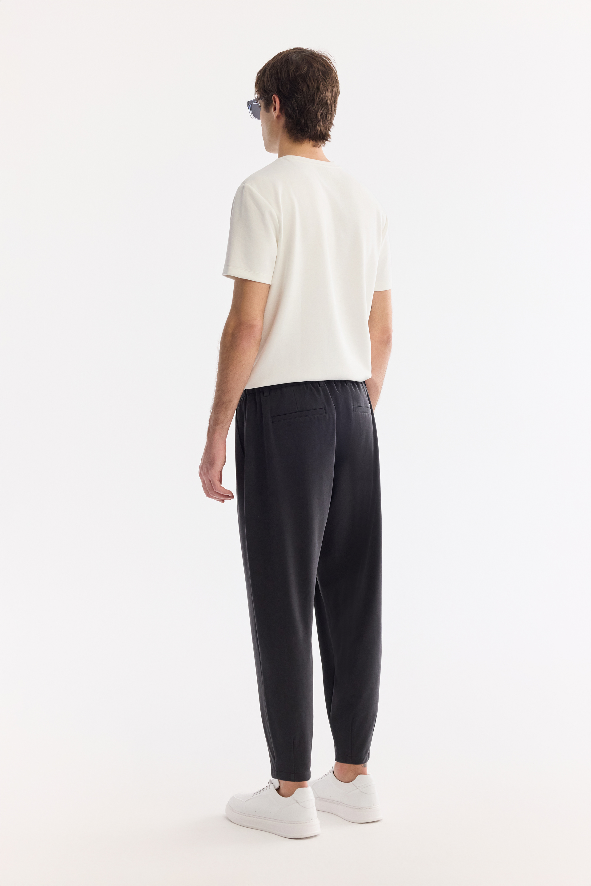 AVVA Siyah Yanı Lastikli Soft Touch Elastan Chino Pantolon görsel 4