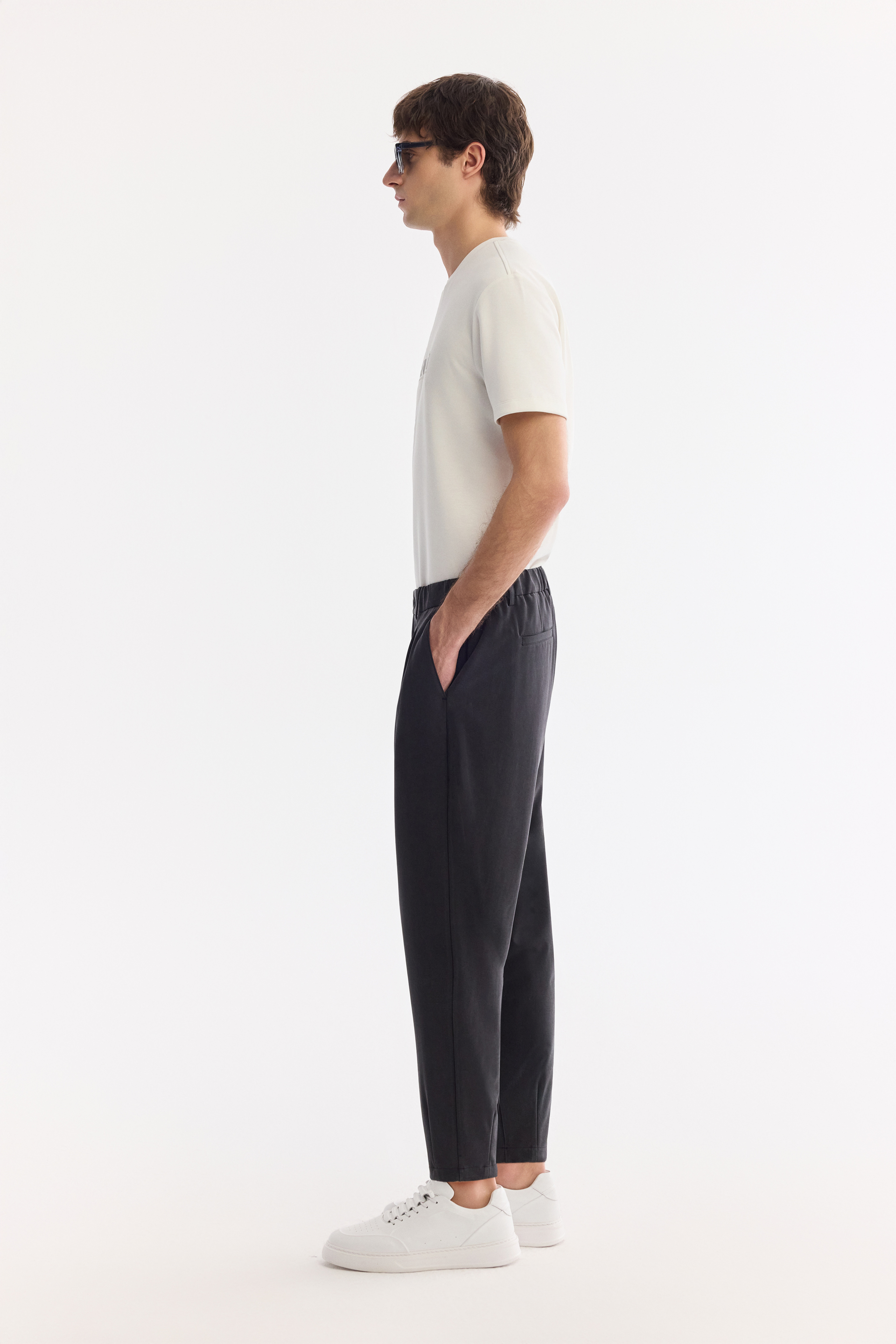 AVVA Siyah Yanı Lastikli Soft Touch Elastan Chino Pantolon görsel 3