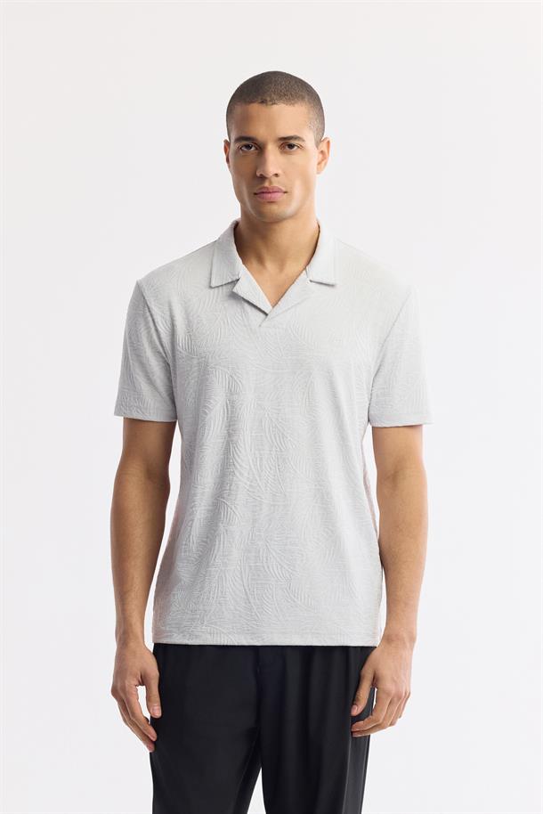 Açık Gri Apaj Yaka Jakarlı Elastan T-Shirt