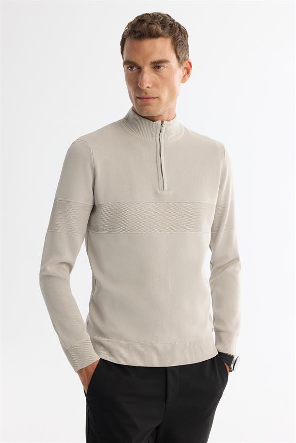 Açık Gri Fermuarlı Dik Yaka Önü Doku Detaylı Triko Kazak