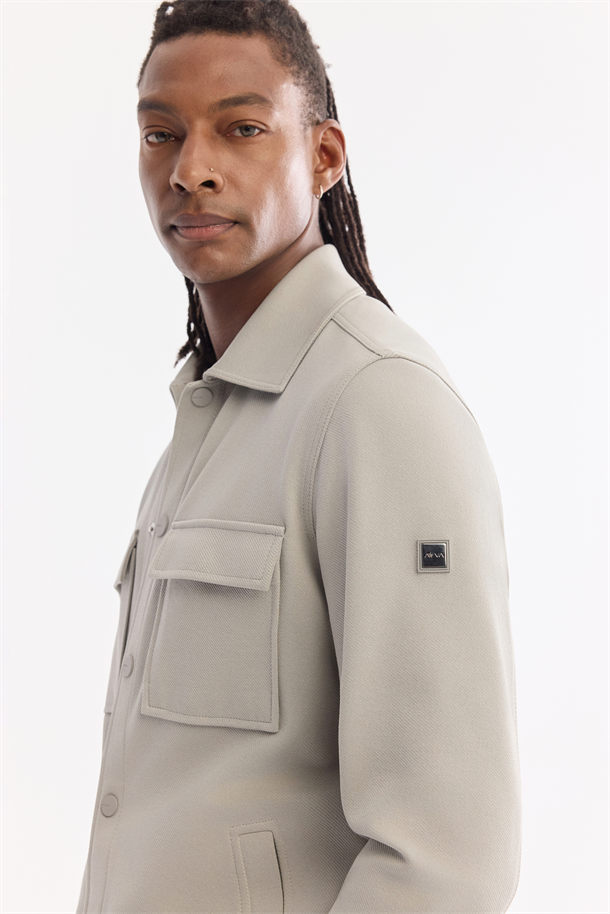 Açık Gri Klasik Yaka Diyagonel Çift Cep Kapaklı Örme Gömlek Ceket