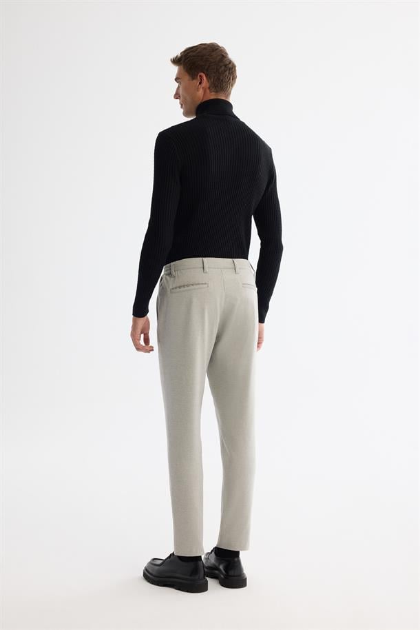 Açık Gri Yanı Lastikli Diyagonal Elastan Desenli Pantolon