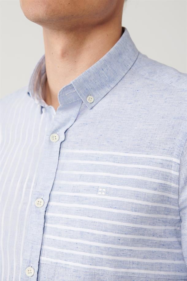 Açık Mavi Çizgili Garnili Keten Karışımlı Gömlek