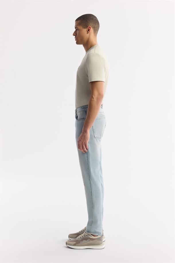 Açık Mavi Klasik Bel Pamuklu Eskitme Yıkamalı Jean Pantolon