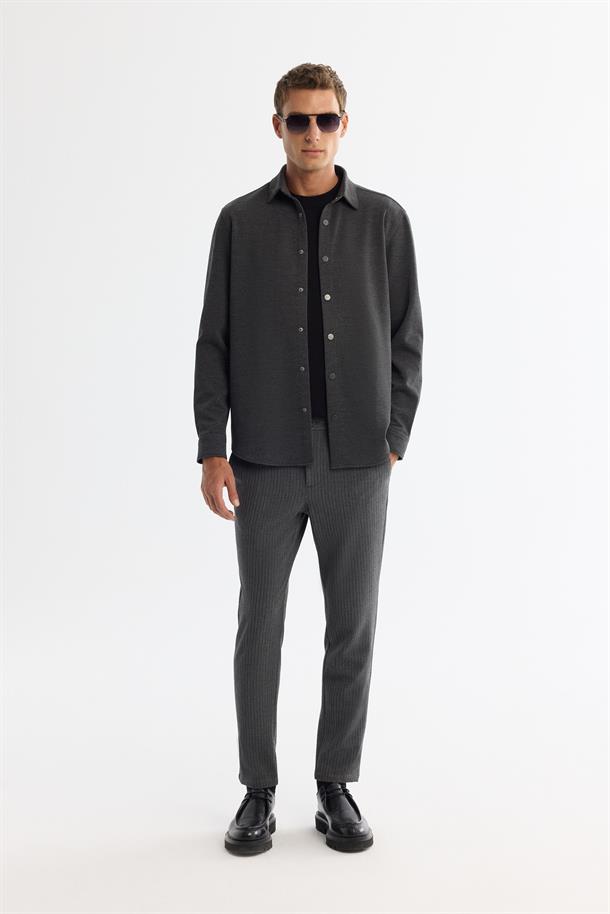 Antrasit Düğmeli Yaka Diyagonel Çıtçıtlı Gömlek