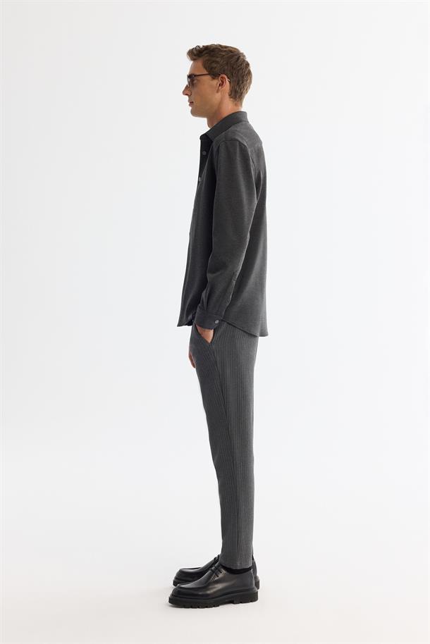 Antrasit Düğmeli Yaka Diyagonel Çıtçıtlı Gömlek