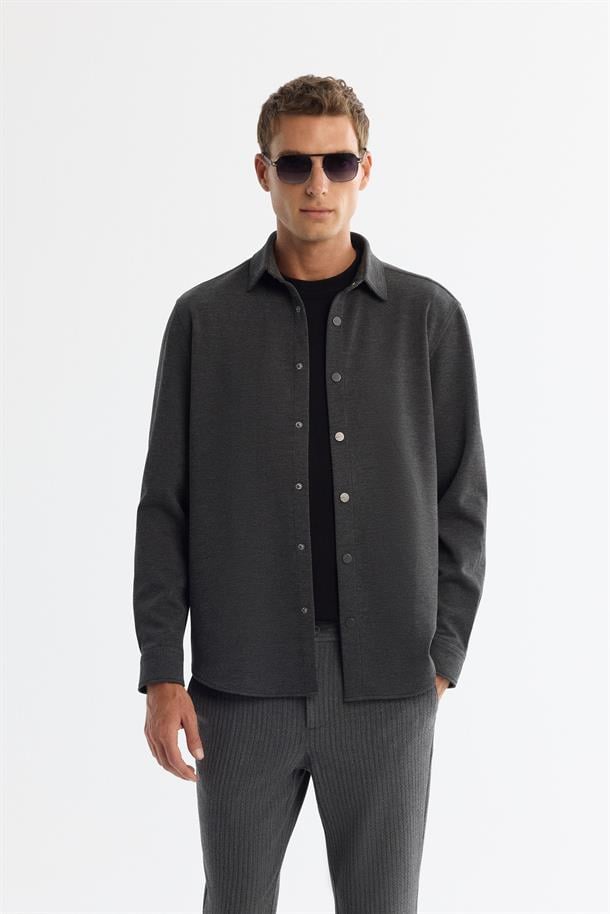 Antrasit Düğmeli Yaka Diyagonel Çıtçıtlı Gömlek