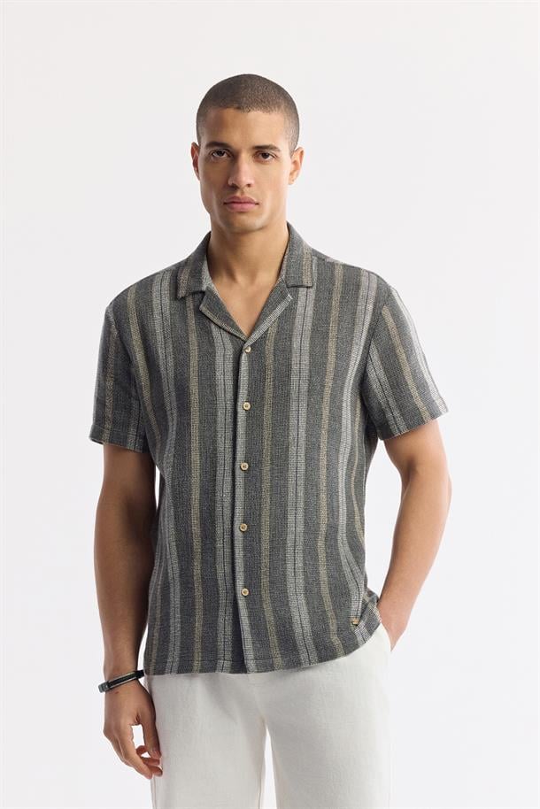 Antrasit Apaj Yaka Pamuklu Kısa Kol Gömlek