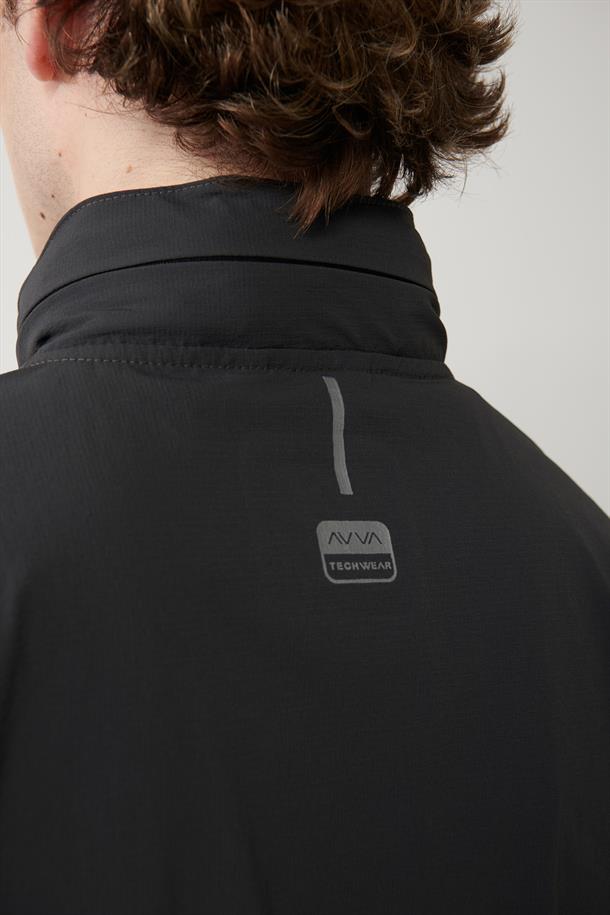 Antrasit Dik Yaka Kapüşonlu Fermuarlı Astarlı Su itici Bi Stretch Mont