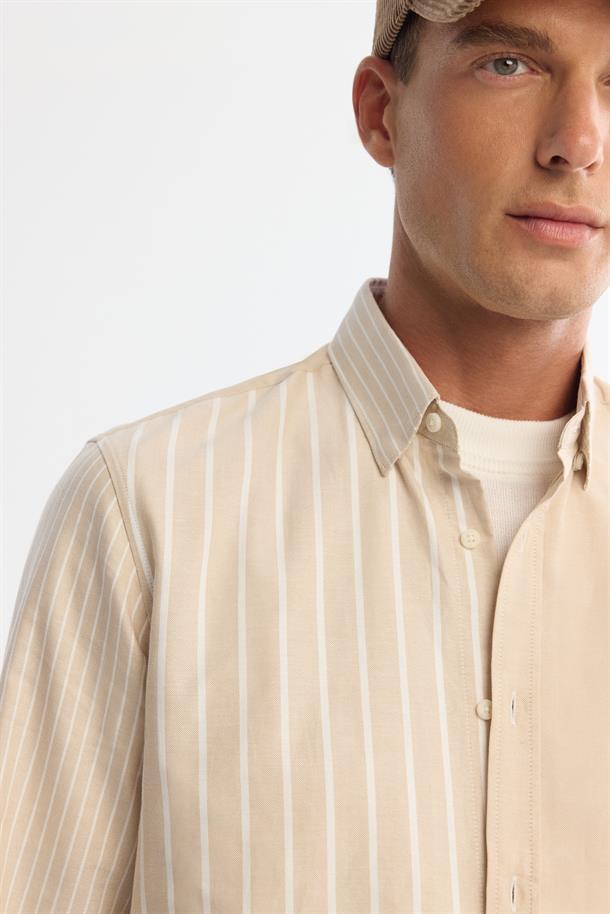 Bej Düğmeli Yaka %100 Pamuk Çizgili Gömlek
