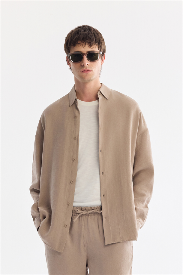 Bej Alttan Britli Yaka Nefes Alan Soft Touch Gömlek