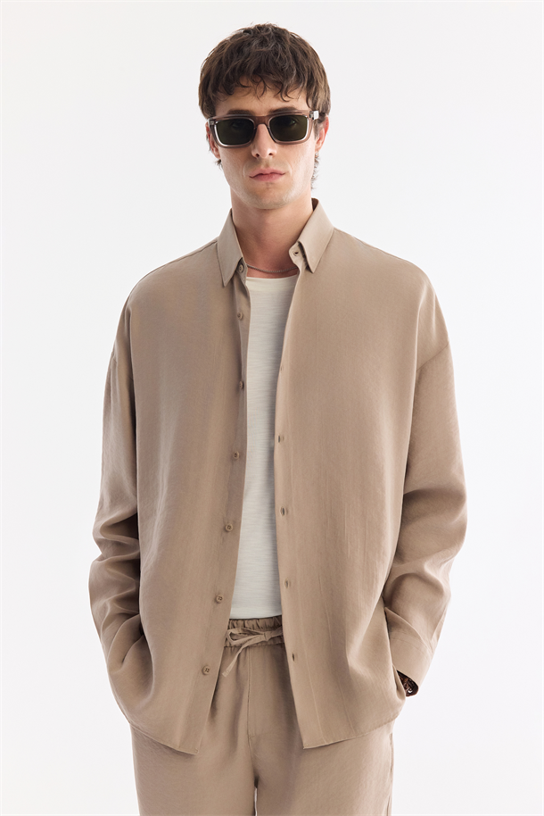 Bej Alttan Britli Yaka Nefes Alan Soft Touch Gömlek