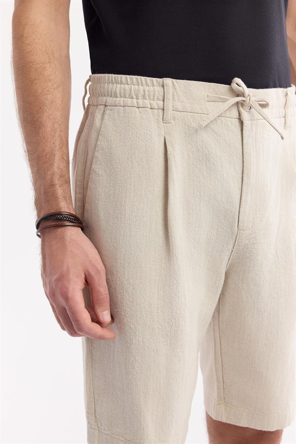 Bej Beli Lastikli Keten Karışımlı Şort