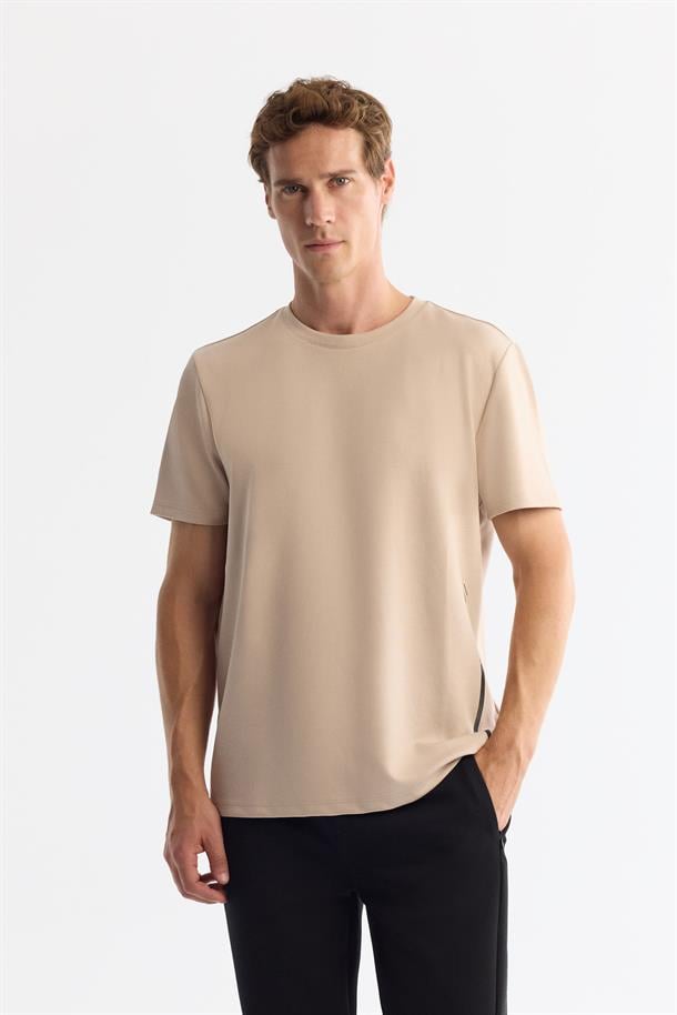 Bej Bisiklet Yaka Baskılı Elastan T-Shirt