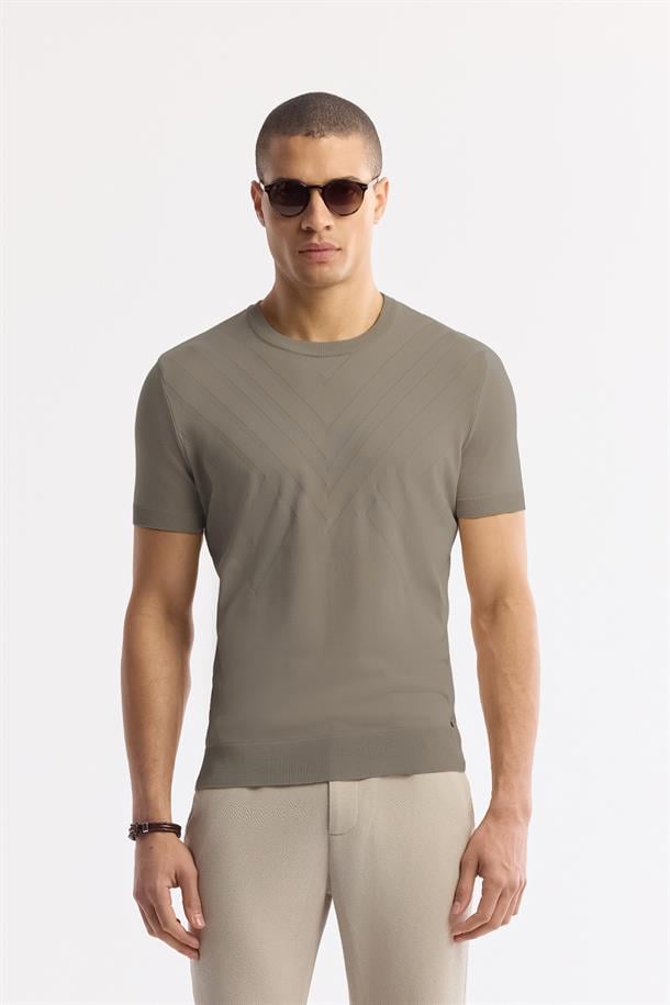 Bej Bisiklet Yaka Viskon Karışımlı Dokulu Triko T-Shirt