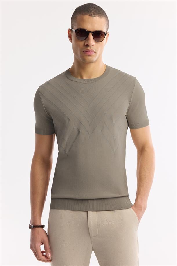 Bej Bisiklet Yaka Viskon Karışımlı Dokulu Triko T-Shirt