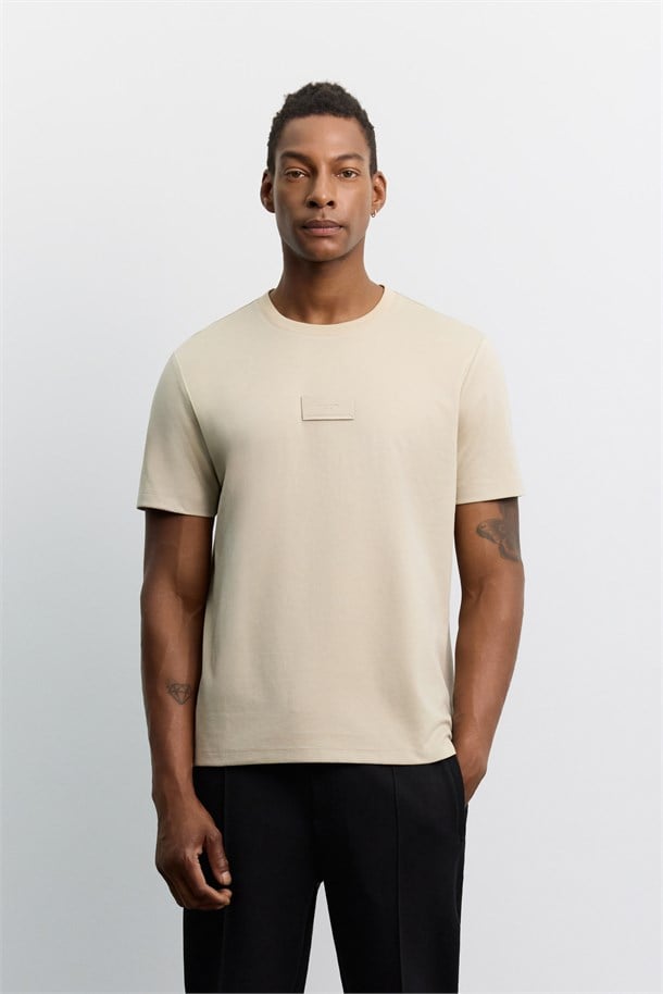 Bej Bisiklet Yaka Pamuklu Kolay Ütülenen T-Shirt