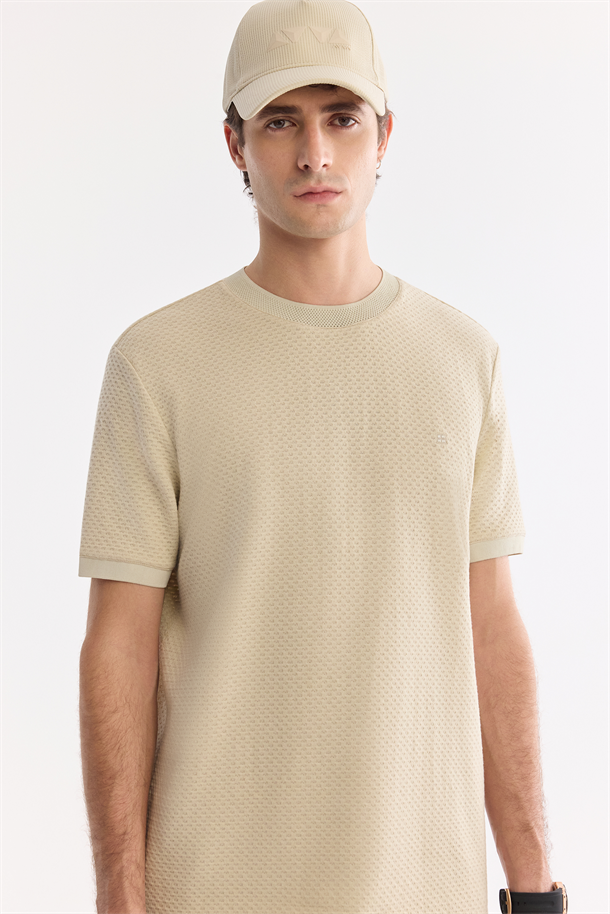 Bej Bisiklet Yaka Pamuklu Elastan Jakarlı T-Shirt