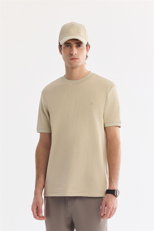 Bej Bisiklet Yaka Pamuklu Elastan Jakarlı T-Shirt