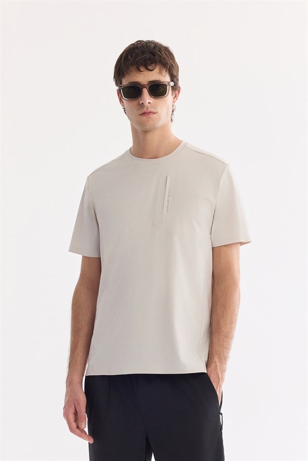 Bej Bisiklet Yaka Kırışmaz Hızlı Kuruyan Teknik Kumaş T-Shirt