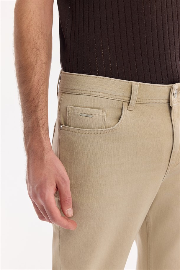 Bej Eskitme Yıkamalı Pamuklu Elastan Jean Pantolon