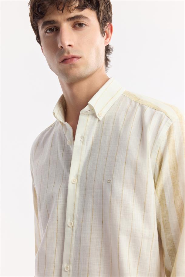 Bej Düğmeli Yaka Çizgili Keten Karışımlı Gömlek