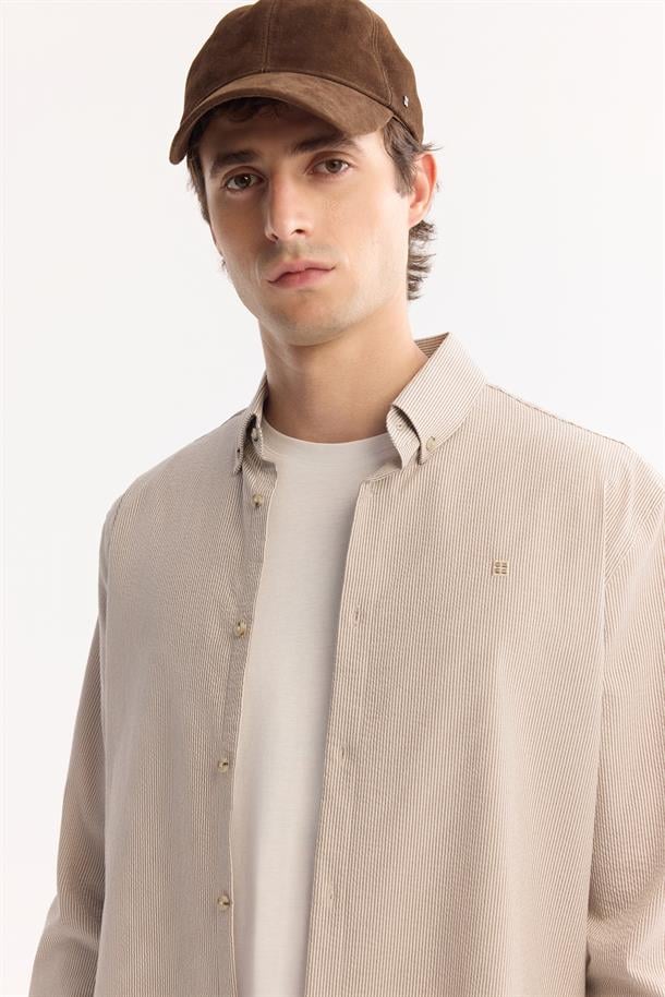 Bej Düğmeli Yaka Bi-Stretch Kolay Ütülenen Çizgili Gömlek