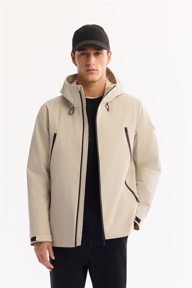 Bej Kapüşonlu Fonksiyonel Çift Kullanımlı Su İtici Rüzgar Geçirmez Mevsimlik Mont
