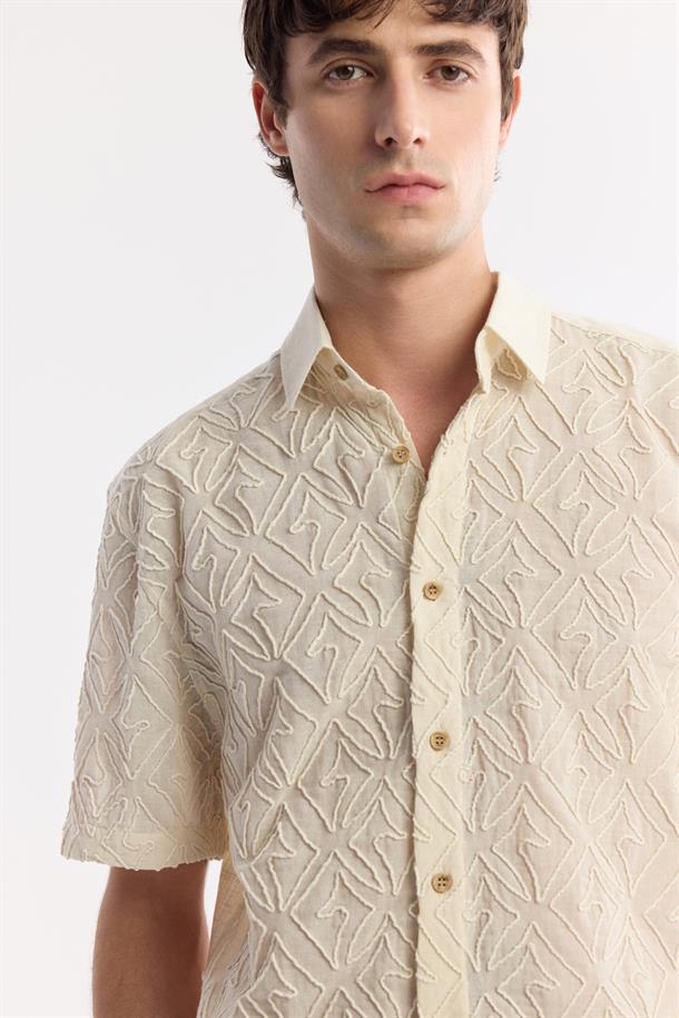 Bej Klasik Yaka Nakışlı %100 Pamuk Gömlek