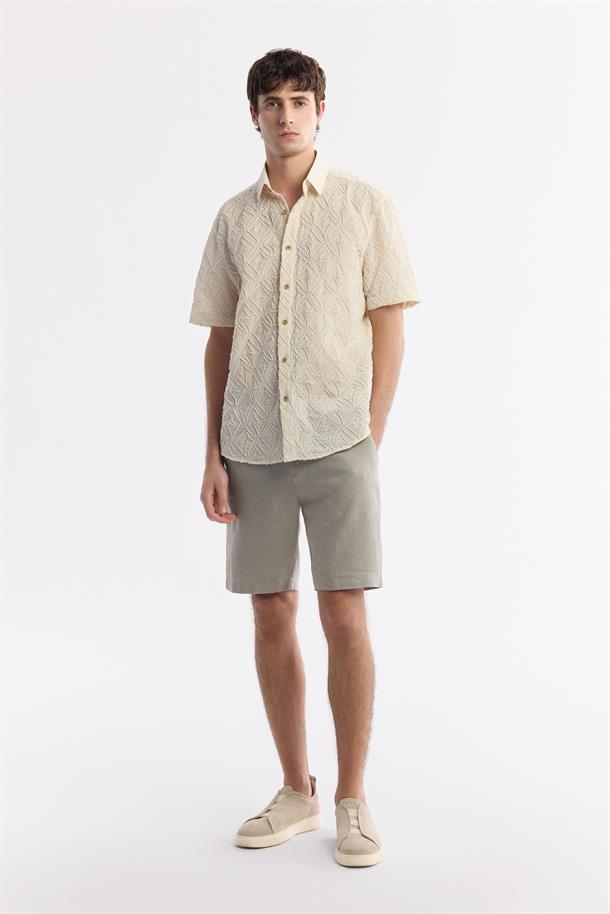 Bej Klasik Yaka Nakışlı %100 Pamuk Gömlek