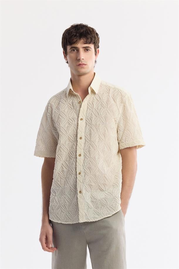 Bej Klasik Yaka Nakışlı %100 Pamuk Gömlek