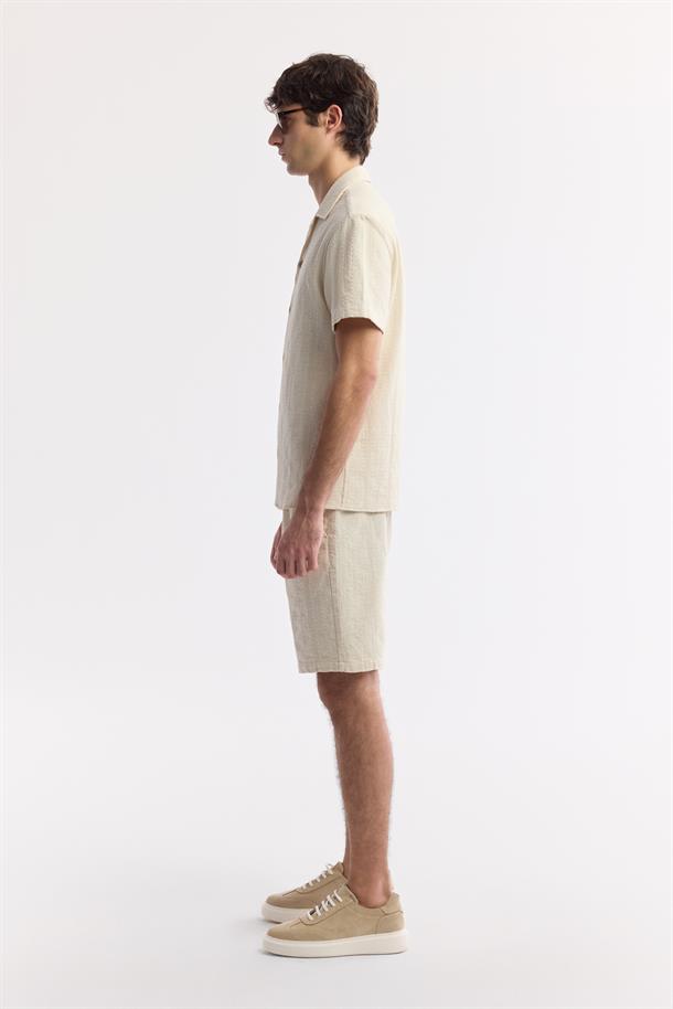 Bej Apaj Yaka %100 Pamuk Kısa Kol Gömlek