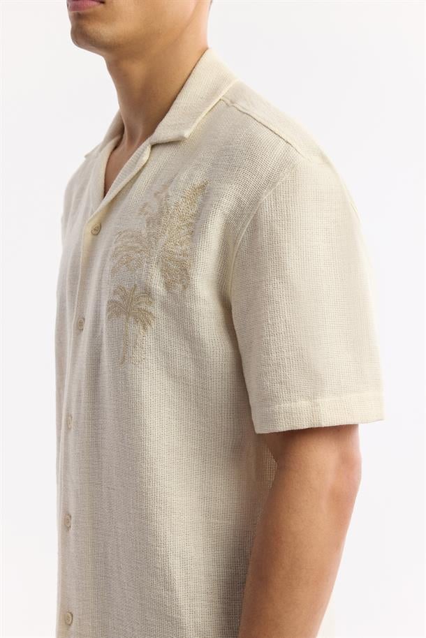 Bej Apaj Yaka Keten Karışımlı Kısa Kol Gömlek