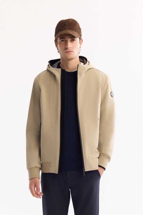 Bej Kapüşonlu Su İtici Rüzgar Geçirmez Hafif Mevsimlik Mont