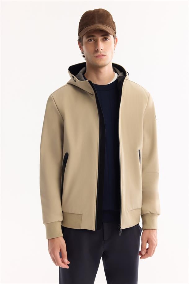 Bej Kapüşonlu Su İtici Rüzgar Geçirmez Hafif Mevsimlik Mont