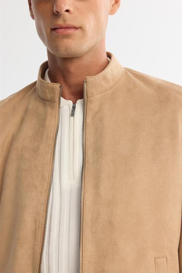 Bej Dik Yaka Süet Görünümlü İnce Mont