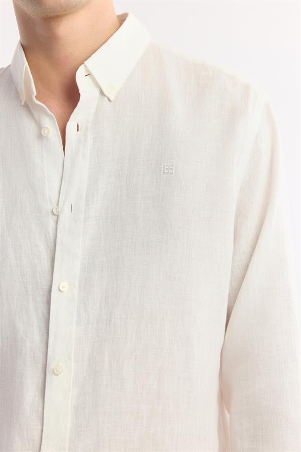 Beyaz Düğmeli Yaka %100 Keten Gömlek