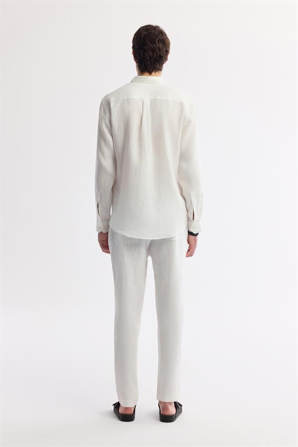 Beyaz Düğmeli Yaka %100 Keten Gömlek