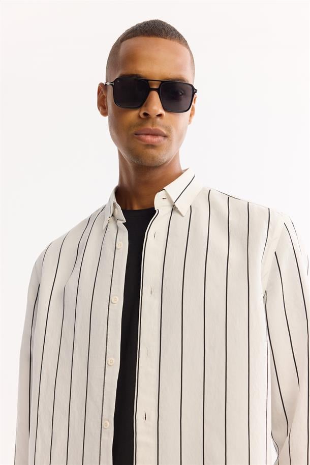 Beyaz Alttan Britli Yaka Soft Touch Çizgili Gömlek