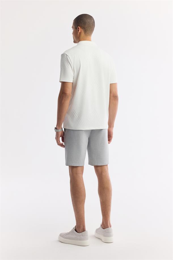 Beyaz Apaj Yaka Çizgili Jakarlı Elastan T-Shirt