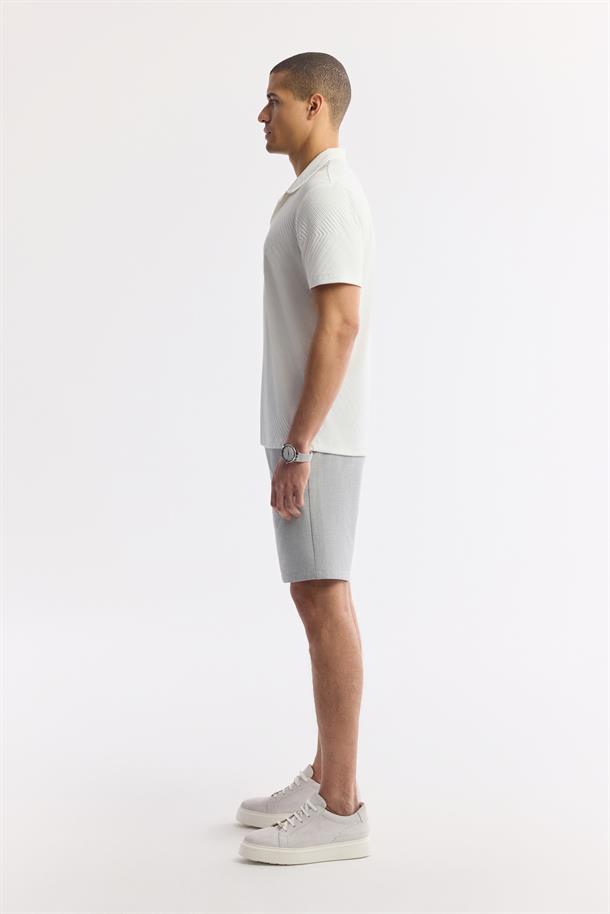 Beyaz Apaj Yaka Çizgili Jakarlı Elastan T-Shirt