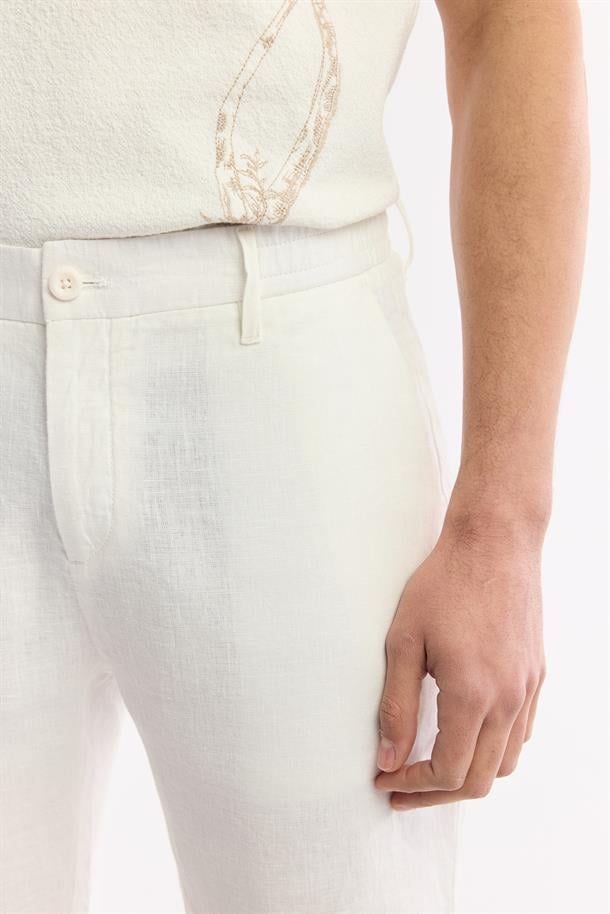 Beyaz Beli Lastikli %100 Keten Şort