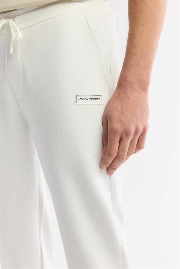 Beyaz Beli Lastikli Bağcıklı Bi-Stretch Eşofman Altı