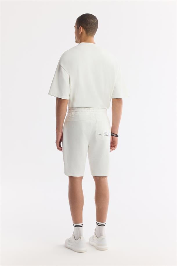 Beyaz Beli Lastikli Bağcıklı Bi-Stretch 2 İplik Örme Şort